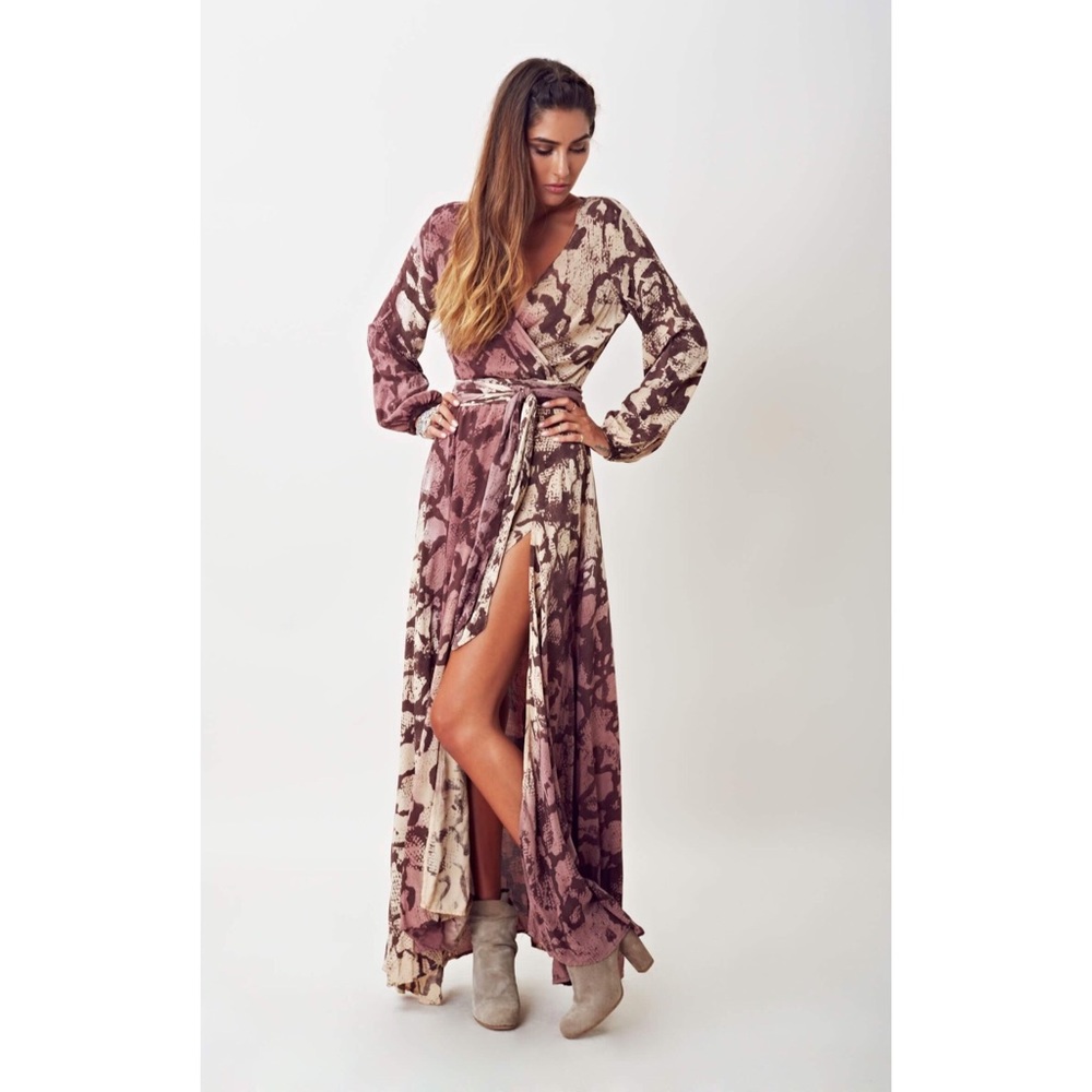 BLUE LIFE
BOLD BEAUTY TIE DYE BELL SLEEVE …